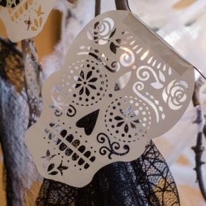 lace scull decoration