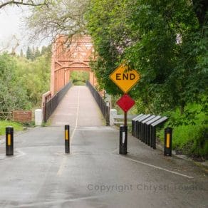 entrance to the fair oaks bridge